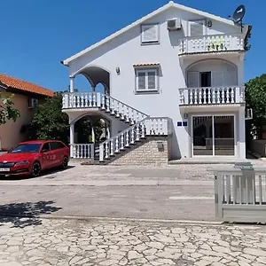 Ira Apartman